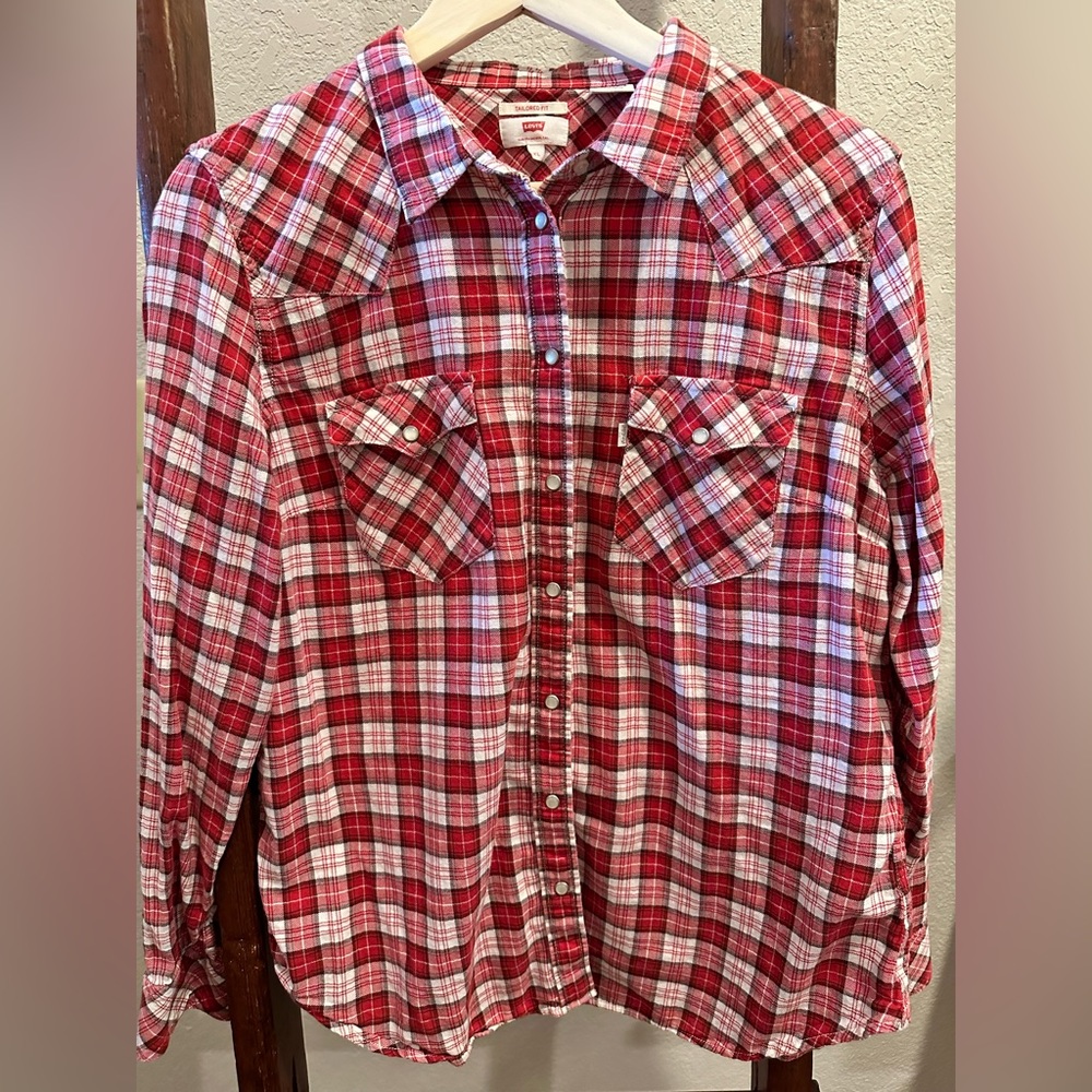 Women’s Levi’s flannel shirt XL